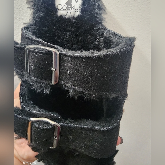 NEW Corkys Slides - Picture 3 of 4